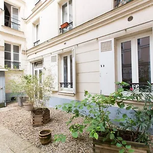 Coup De Cœur à Montmartre , Paris France